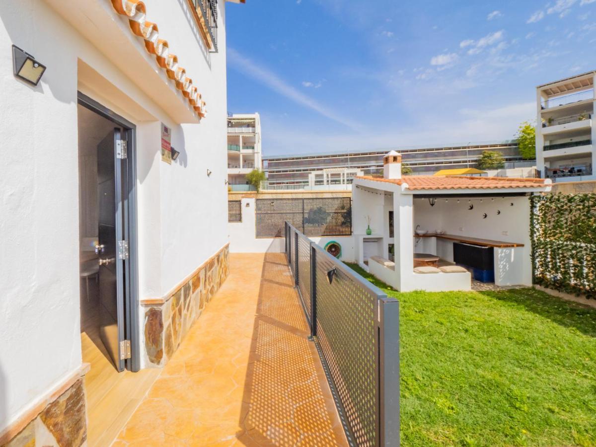 Cubo'S Hostal William'S Sunny 5 With Breakfast Torre de Benagalbon Exterior foto
