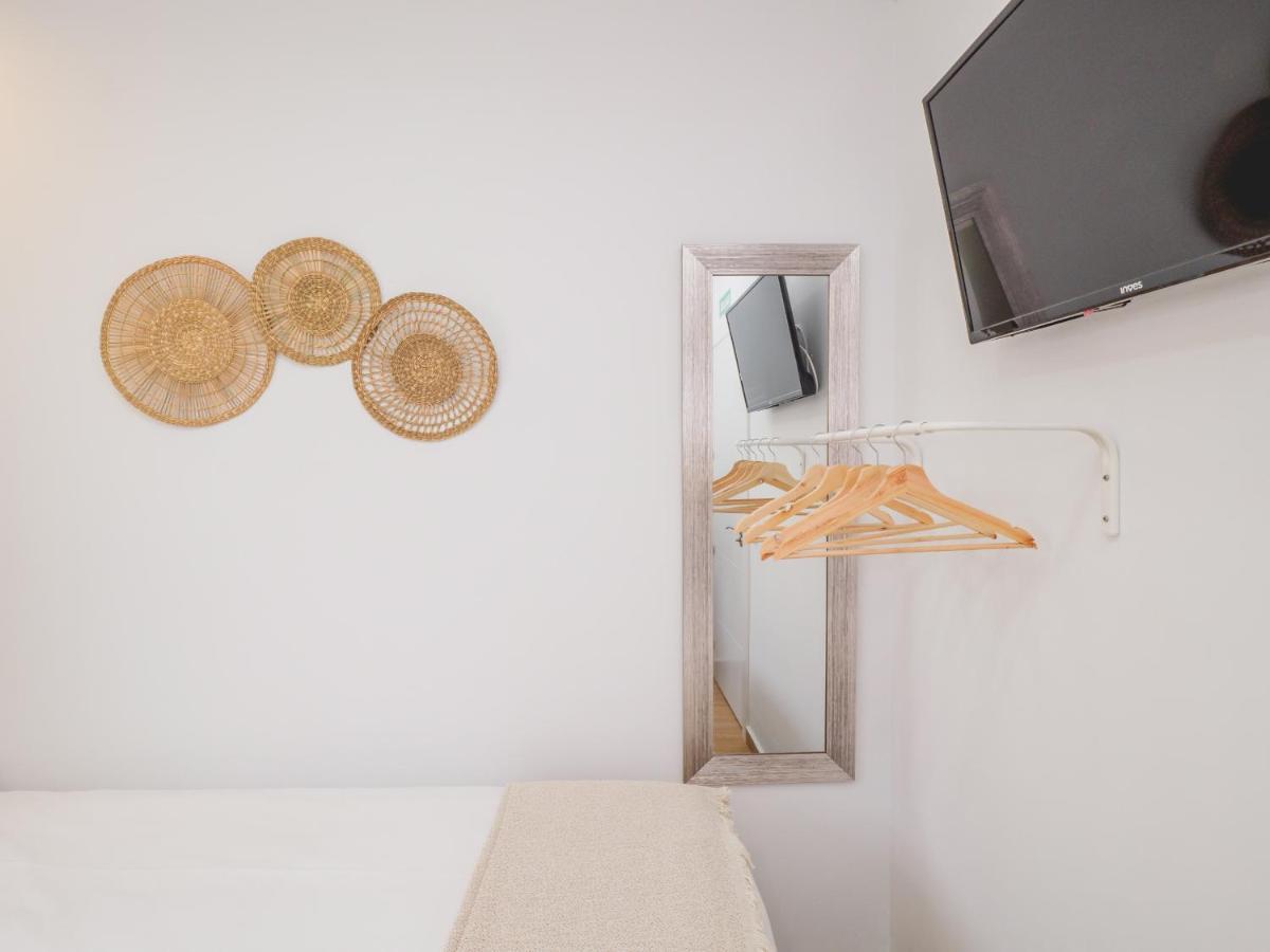 Cubo'S Hostal William'S Sunny 5 With Breakfast Torre de Benagalbon Exterior foto